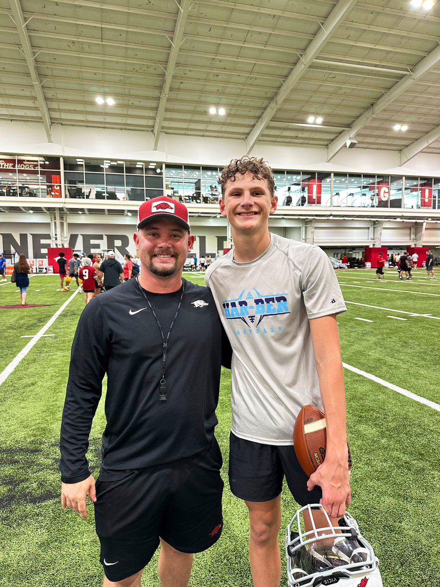 TownsendTeff's tweet image. Happy to be back on The Hill @RazorbackFB Camp today with my @HB_WildcatFB teammates. Super appreciative of @CoachBPetrino and @FishbackMiles for their feedback and instruction. 

-
#HarBerFootball 
#Freshman #ClassOf2029 #arkansas #arkansasrazorbacks #everyrepcounts