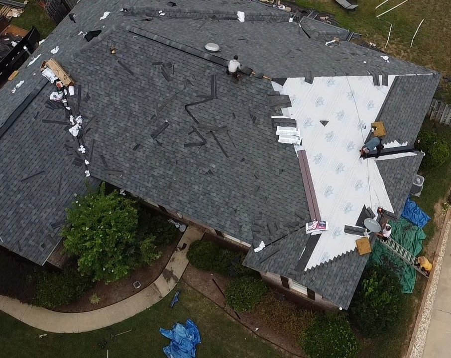 WeatherShielder's tweet image. New roof alert! Watch Weather Shielders Roofing transform a Columbus, GA home with a full shingle replacement! Durable shingles, expert installation. Need a roof? Call 706-329-1286 or weathershielders.com for a free quote! #ColumbusGARoofing #RoofReplacement #WeatherShielders
