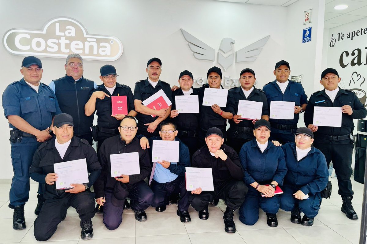 PorMexicoF's tweet image. En el mundo actual, la #CapacitaciónDigital significa más que simplemente saber utilizar un conjunto de aplicaciones o programas y se ha convertido en un elemento esencial, tanto para el crecimiento laboral como para el éxito personal. 

@LaCostenaMx
