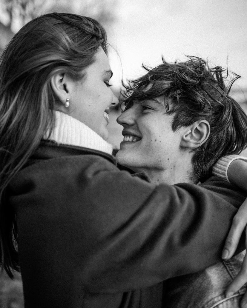 أتعافى بقُربك ونظرات عيوووونك❤️🫂🔗
____________________________