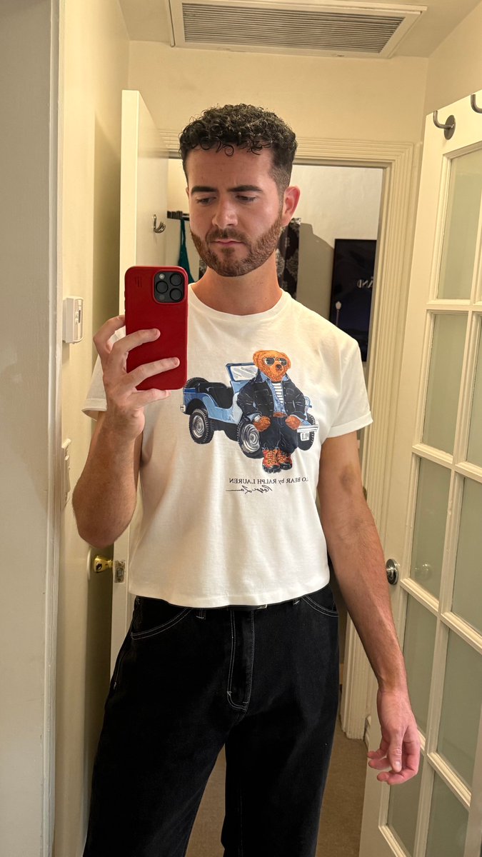 This mystery bruise from World Pride? 💀 (I mean there’s another 5 but I can’t show those x)