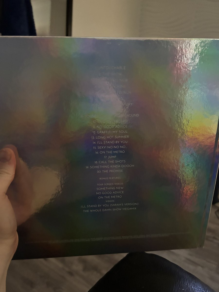 MrDariusMcG's tweet image. Just received my deluxe @GirlsAloud box set and it鈥檚 gorgeous can鈥檛 wait to watch and listen to it and relive #thegirlsaloudshow all
Over again!! @CherylOfficial @KimberleyJWalsh @NadineCoyleNow @NicolaRoberts 鉂わ笍