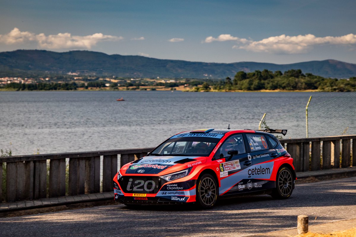 ⏱️ #RallydeCasteloBranco
🔚 TC-4B
🏁 2.50 km

1⃣ Meeke 🇬🇧
👉🏻 🥈 SORDO 🇪🇸 +0.8 👈🏻
3⃣ Araújo 🇵🇹 +1.3
4⃣ Teodósio 🇵🇹 +2.7
5⃣ Fontes 🇵🇹 +2.8

#TeamHyundaiPortugal #CPR