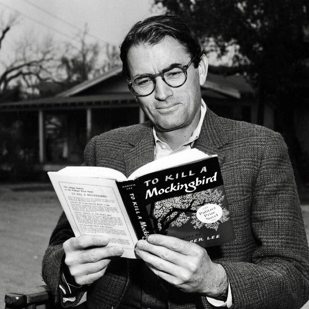 “Uno es valiente cuando, sabiendo que la batalla está perdida, lo intenta a pesar de todo y lucha hasta el final, pase lo que pase. Uno gana raras veces, pero alguna vez gana".
"Matar a un ruiseñor", Harper Lee