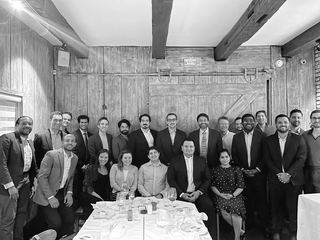 almuftifawaz's tweet image. Few things are more momentous than seeing one’s fellow graduate.
I used to think academic success was measured in case volume & publications. But over time, I’ve realized the true legacy is mentorship.
Watching a fellow grow over 24 months—from their first cautious steps in the…