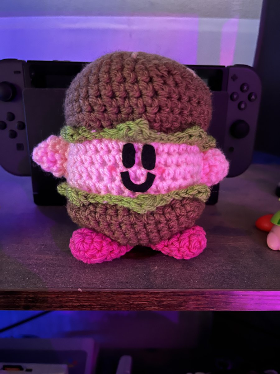 Volpey's tweet photo. thanks to my amazing gf, this goofy fella is finally in my possession https://t.co/qqz47X5pcy