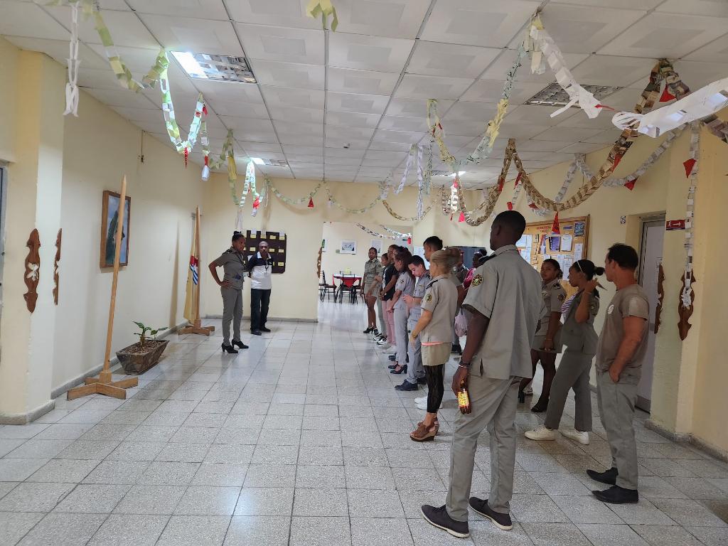 BeatrizRuizHer7's tweet image. Matutino especial en conmemoracion al dia de los padres la #AduanaPostalyEnvio les desea Muchas Felicidades 
#AduanadeCuba  #porcuba