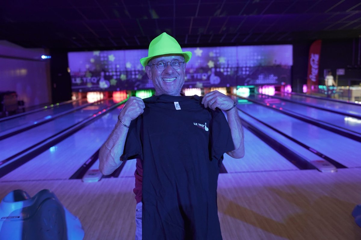 teqbowling's tweet photo. Vendredi 13 Juin 2025 au @teqbowling :

Merci à toute l'équipe de l ' #association @GymVolontaireGruaultaises pour être venue s'amuser sur notre #pistes de #bowling autour d'un #tournoi. On espère que vous avez passé un bon moment.

#bowling #association #findesaison #vendee https://t.co/nHvT3305fW