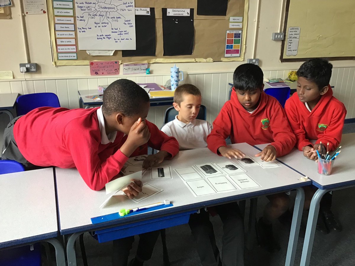 In #Science, Ash Class have started their new topic on #electricity. They have been looking at matching the #symbols to their #components and then working out why some #circuits would not work and fixing them. Great teamwork today Ash class! 🔋 💡