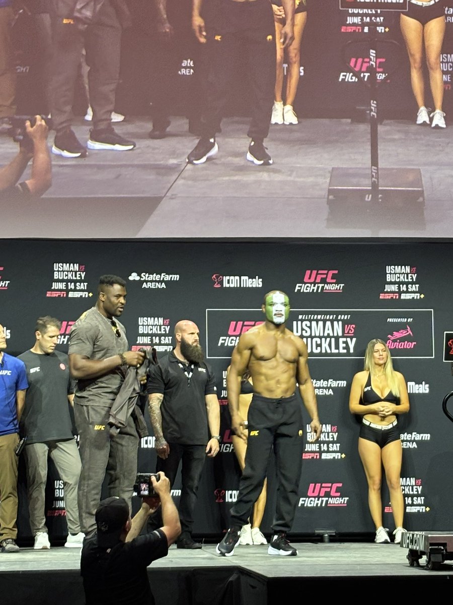Cooper Burke (@cooper_burke9) on Twitter photo Kamaru Usman takes the stage with former UFC Heavyweight champ Francis Ngannou ๐ณ
<a href="/CombatSportsUK/">Combat Sports UK</a> Kamaru Usman takes the stage with former UFC Heavyweight champ Francis Ngannou ๐ณ
<a href="/CombatSportsUK/">Combat Sports UK</a>