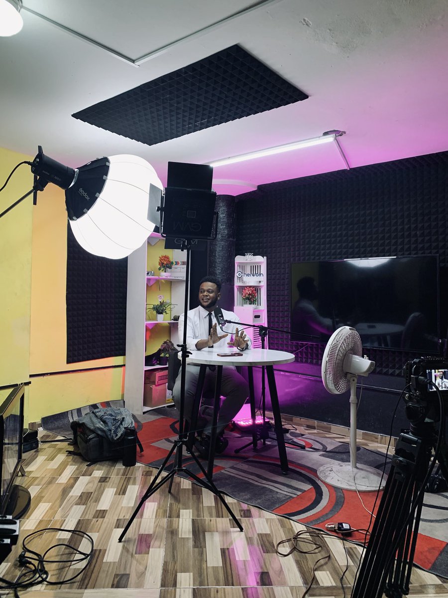 mr_jamesbee's tweet image. Behind the scene !! #theset #mysetup 
📸IPhone xr 
@Cherubin9898011