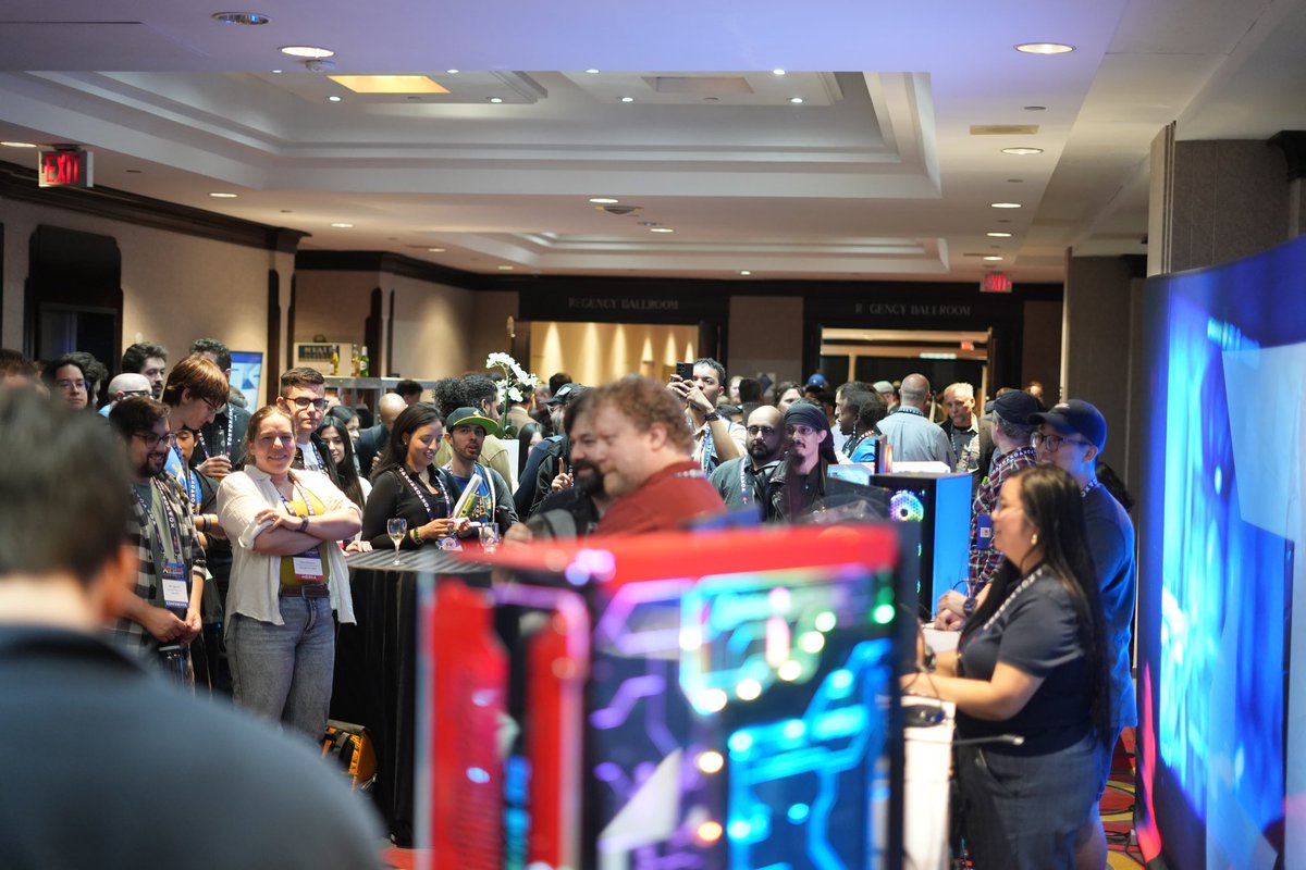 XPGamingInc's tweet image. The perfect way to close #XP25 Closing Happy Hour hosted by AMD