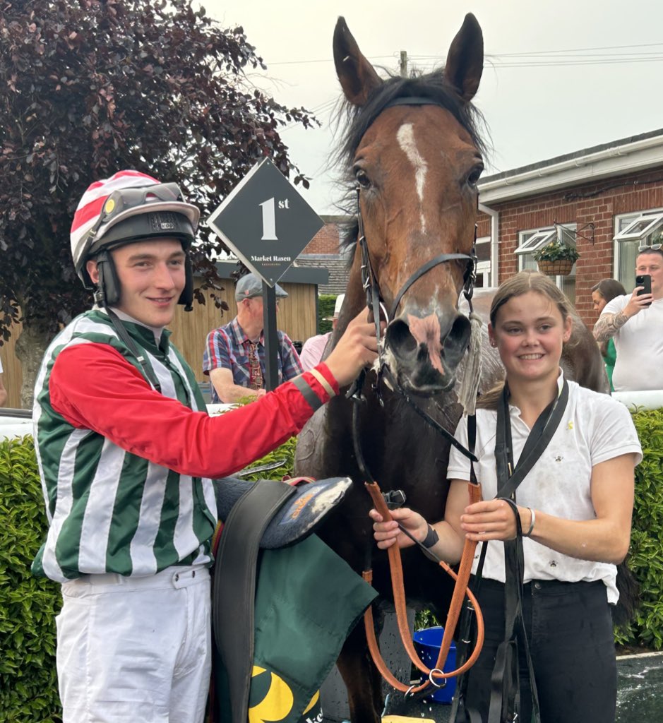 SamEnglandRacing (@senglandracing) on Twitter photo 🏆Top Of The Bay 🏆
Gets on top where it matters and wins for his second time over fences for <a href="/TomMidgley4/">Tom Midgley</a>
#TeamEngland 🏆Top Of The Bay 🏆
Gets on top where it matters and wins for his second time over fences for <a href="/TomMidgley4/">Tom Midgley</a>
#TeamEngland
