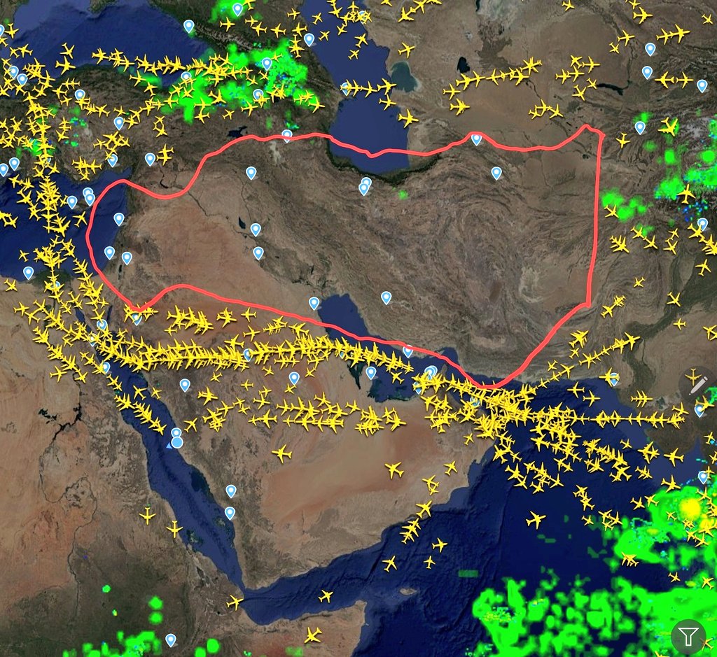 تحية اجلال وتقدير لـ زملائنا في مراكز المراقبة الجوية، الذين يقومون بأداء رائع بمهنية عالية في تنسيق وترتيب الطائرات في اجواء المملكة نتيجة الضغط الهائل على الممرات الجوية بسبب اغلاق بعض الاجواء في المنطقة.
#atc 
<a href="/munifalharbi/">منيف الحربي</a>