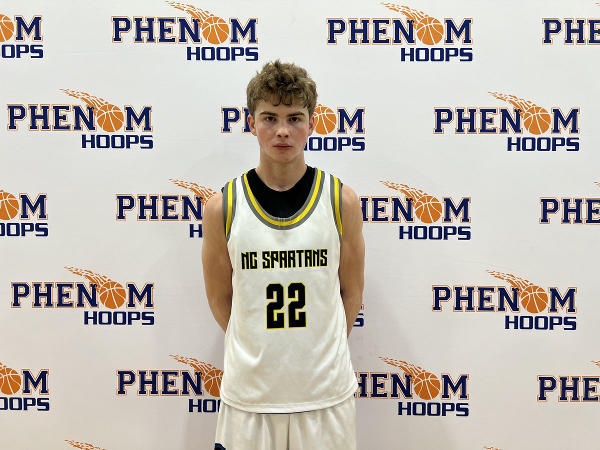 2026 6'5 Ben Houpt (South Meck) is going to have another big year. Such a high IQ and great feel for the game overall, can score in a variety of ways on the court, and is a true leader on the floor. #PhenomTeamCamp