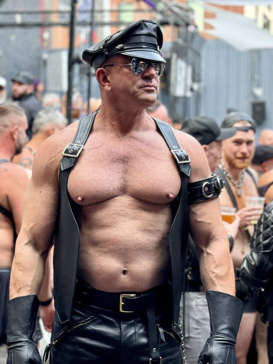 It’s FFF (Fan Feedback Friday)!

“Thank you, Sir. You are so hot, and I jerk off to Your videos everyday. I am so wrapped around Your finger it’s not even funny. Your voice makes my brain melt into sub space.”

#gaybdsm #gaykink #gaymuscle #intensemusclegod