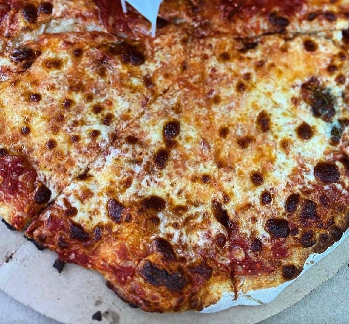 Summer *Pizza* Fridays ☀️ 🍕