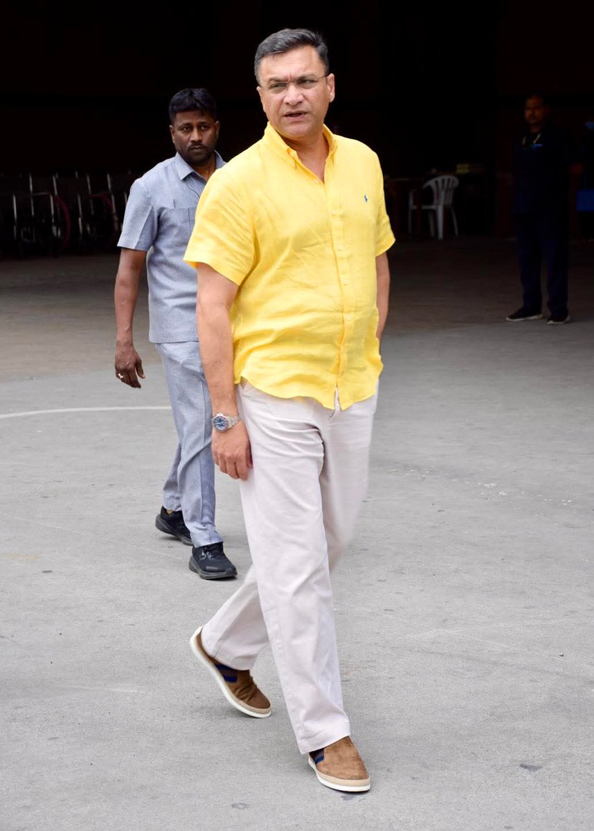 AshfaqDarood's tweet photo. Happy Birthday To The Most Handsome Politician Of India #Aimim Floor Leader &amp; Chandrayangutta MLA Mr. Akbaruddin Owaisi Saheb 🦁😍🎊🎉

#akbarowaisi #akbaruddinowaisi @akbarowaisi9346 https://t.co/veJwqKlUA1