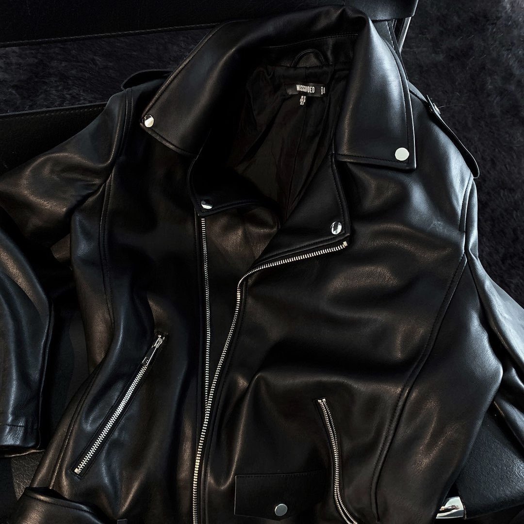 ⠀ ⠀ ⠀ ⠀‹  ⁰⁰⠘²⁰ ◞ ›

 ᜴    ⠀ ⠀ ⠀ ⠀ подойди ближе, ℋе б𝓸йся.
⠀ ⠀ ⠀ ⠀ я стану ⭒ проводником ⋆ твоих 
⠀ ⠀ ⠀﹫ снов . . . ˖ ⏜ 🗝️

⠀ ⠀ ⠀ ⠀