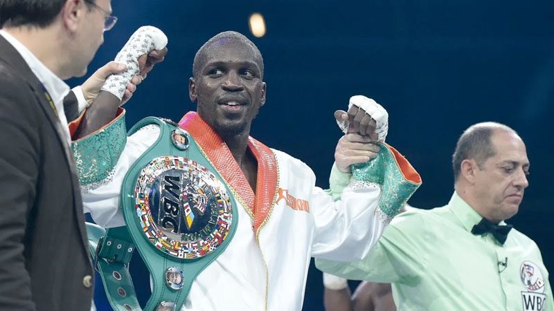 🚨 رسميًا ! السنغالي 🇸🇳 سُليمان سيسوكو خصمًا إلزاميًا على حزام 👑 WBC 👑 لوزن الوسط في نزال باكياو 🆚 باريوس 🏆. 

سيسوكو بلا هزيمة حتى الان ❤️🔥
١٨ انتصار ✅
 ٩ بالضربة القاضية 💥
برونزيّة 🥉 اولمبياد البرازيل 🇧🇷 
<a href="/Souleymane_C/">Souleymane Cissokho</a> #PacquiaoBarrios