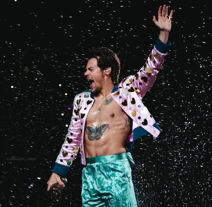 harry Styles pics (@thestylesfandom) on Twitter photo 