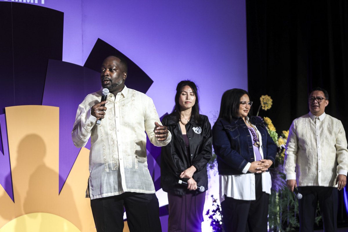 SEIUHealthCan's tweet image. WE MADE HISTORY!
Over the last two days, we held our first-ever Asian Pacific Islander Canadian Summit! With more than 400 attendees, we celebrated our cultures, shared our struggles, celebrated our victories and empowered each other to become the leaders we were born to be.…