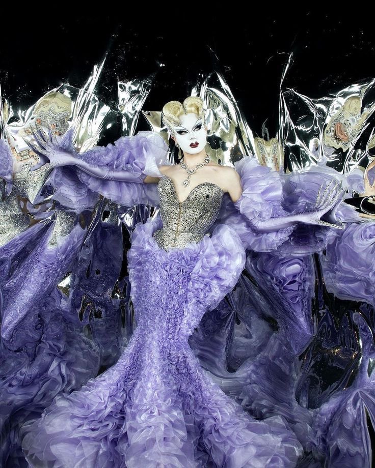 IJDragRace's tweet photo. @omrapillin Finley N’ Tonix
- @f7nley 
London, England🇬🇧

London, Paris, New York, Finley! Our Season 2 winner is back and ready to zip these hoes up. High class and high profile, thanks to her crown, she commands EVERY room. 

Will the English Seamstress take the crown? 

#TeamFinley💎 https://t.co/ydtzU9l7jy