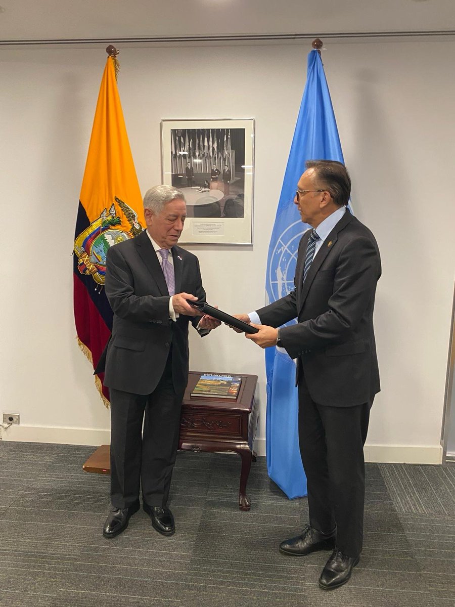 Ecuador en ONU (@ecuadoronu) on Twitter photo 📍Hoy, el Embajador <a href="/AndresMontalvoS/">Andrés Montalvo Sosa</a> 🇪🇨 se reunió con el Embajador <a href="/EloyAlfaroAlba/">Eloy Alfaro de Alba</a> 🇵🇦, <a href="/panamaonuny/">Permanent Mission of Panama to the UN</a>, con motivo del traspaso de la presidencia del Comité 1540 del #CSNU. Conversaron sobre la experiencia del 🇪🇨 en el Consejo de Seguridad y otros temas clave de la agenda 📍Hoy, el Embajador <a href="/AndresMontalvoS/">Andrés Montalvo Sosa</a> 🇪🇨 se reunió con el Embajador <a href="/EloyAlfaroAlba/">Eloy Alfaro de Alba</a> 🇵🇦, <a href="/panamaonuny/">Permanent Mission of Panama to the UN</a>, con motivo del traspaso de la presidencia del Comité 1540 del #CSNU. Conversaron sobre la experiencia del 🇪🇨 en el Consejo de Seguridad y otros temas clave de la agenda