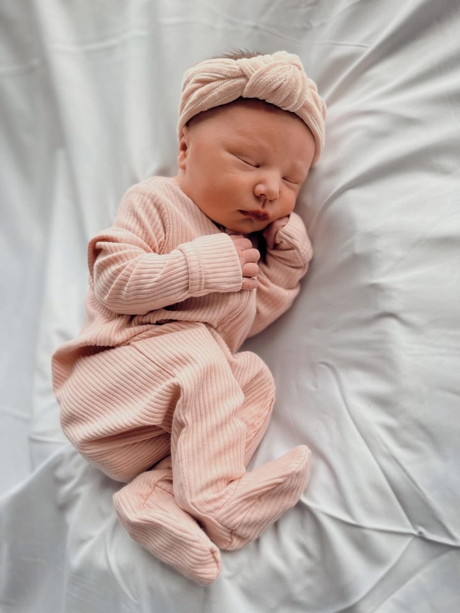 Congratulations to former Outside Hitter Macey Finizio on her new bundle of joy!!! Nora Rose Welcome to The Pack!!! #Intentional 🐾🐺🏐