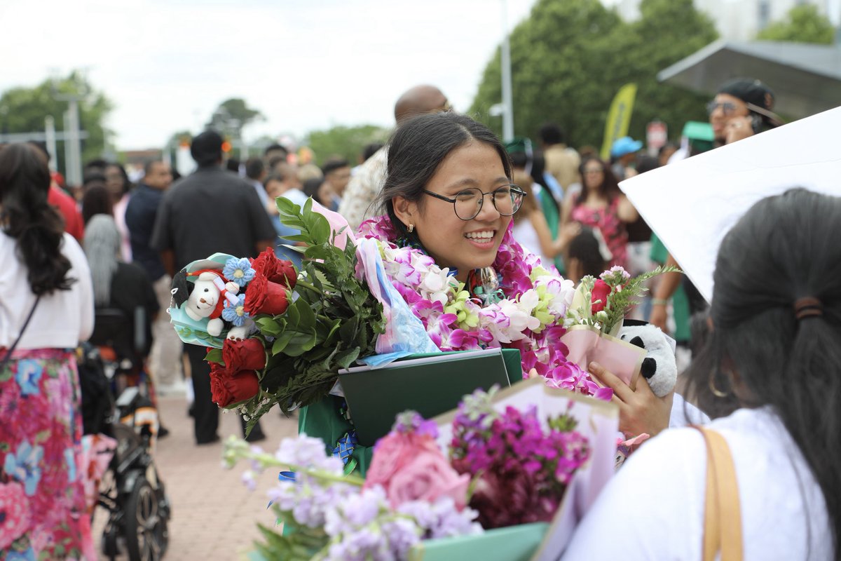 vbschools's tweet photo. π Stallions of Green Run HS made their mark!
The Class of 2025 brought the pride to graduation.
πΈ View the album: https://t.co/mJkj41rriY
π Use #VBCPSGRAD to share yours!
#VBCPSProud https://t.co/biLqlLI6Dq