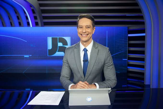 🚨RECORD TEM MAIS UMA BAIXA NO JORNALISMO

Sérgio Aguiar, âncora do Jornal da Record, foi desligado da emissora nesta sexta. Segundo relato do jornalista, que estava no canal há cerca de seis anos, ele seria “sofisticado demais para um novo Jornal da Record”. Concordam???