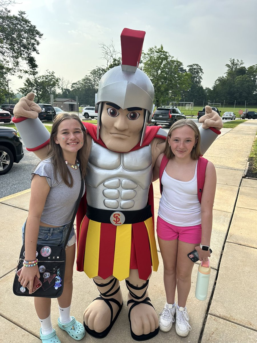 Lots of students were excited to see Sparty this morning!