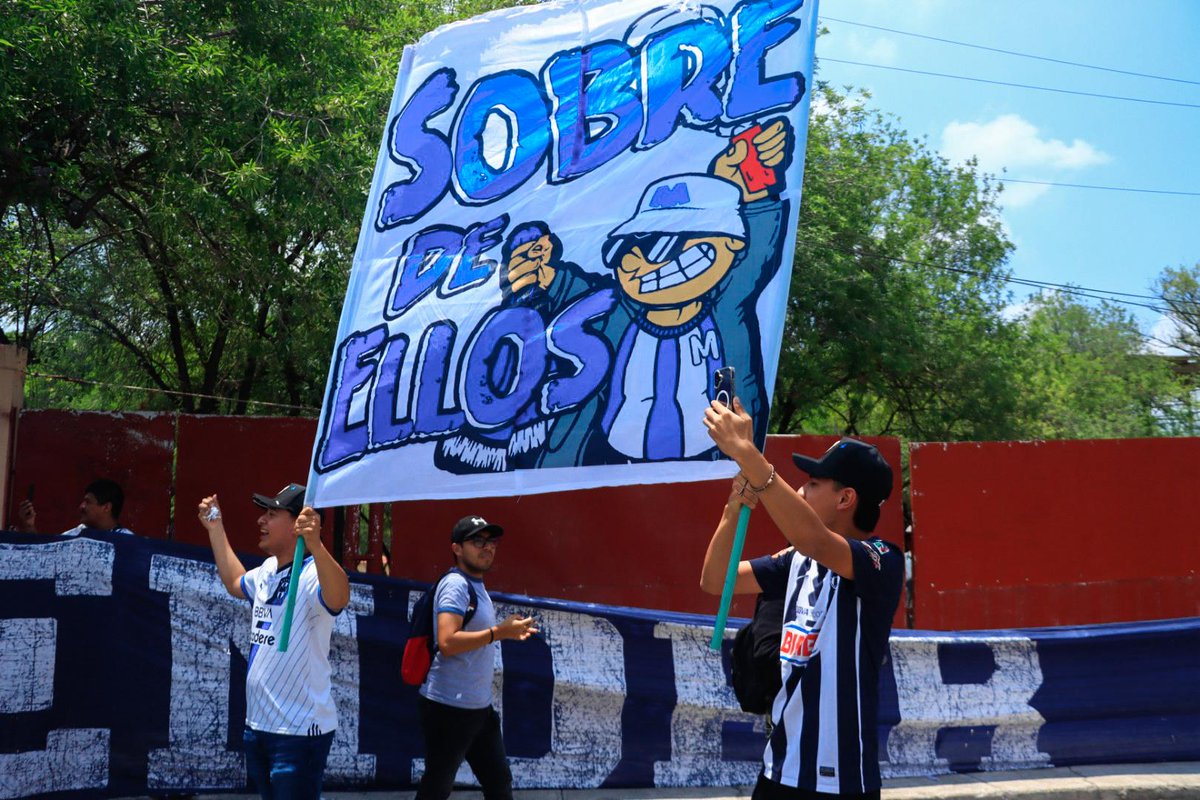 Monterrey al frente.🫵🏼¡Vamos a pintar de Azul y Blanco Los Ángeles!🔵⚪

#MonterreyAnteElMundo @FIFACWC 🌎Ⓜ️