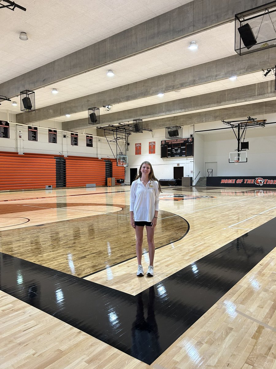 Thank you to <a href="/CoachKuberka/">Melissa Kuberka</a> for an amazing unofficial visit today! I loved getting to see campus and learn more about your program! <a href="/RITwbb/">RIT WBB</a>