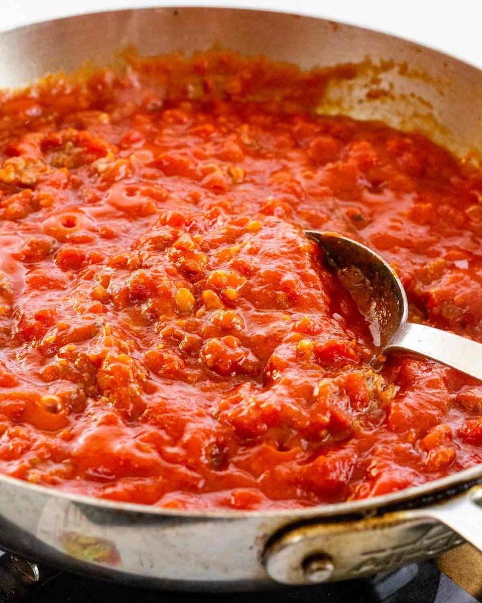 Jessica_Gavin's tweet image. Dive into cheesy bliss with our mouthwatering stuffed shells, filled with ricotta, spinach, and topped with a homemade marinara sauce.  #Recipe: 👉 jessicagavin.com/spinach-and-ch…

#stuffedshells #shells #foodie #pasta #foodporn #yum #dinnerideas #homemade #comfortfood #cheese