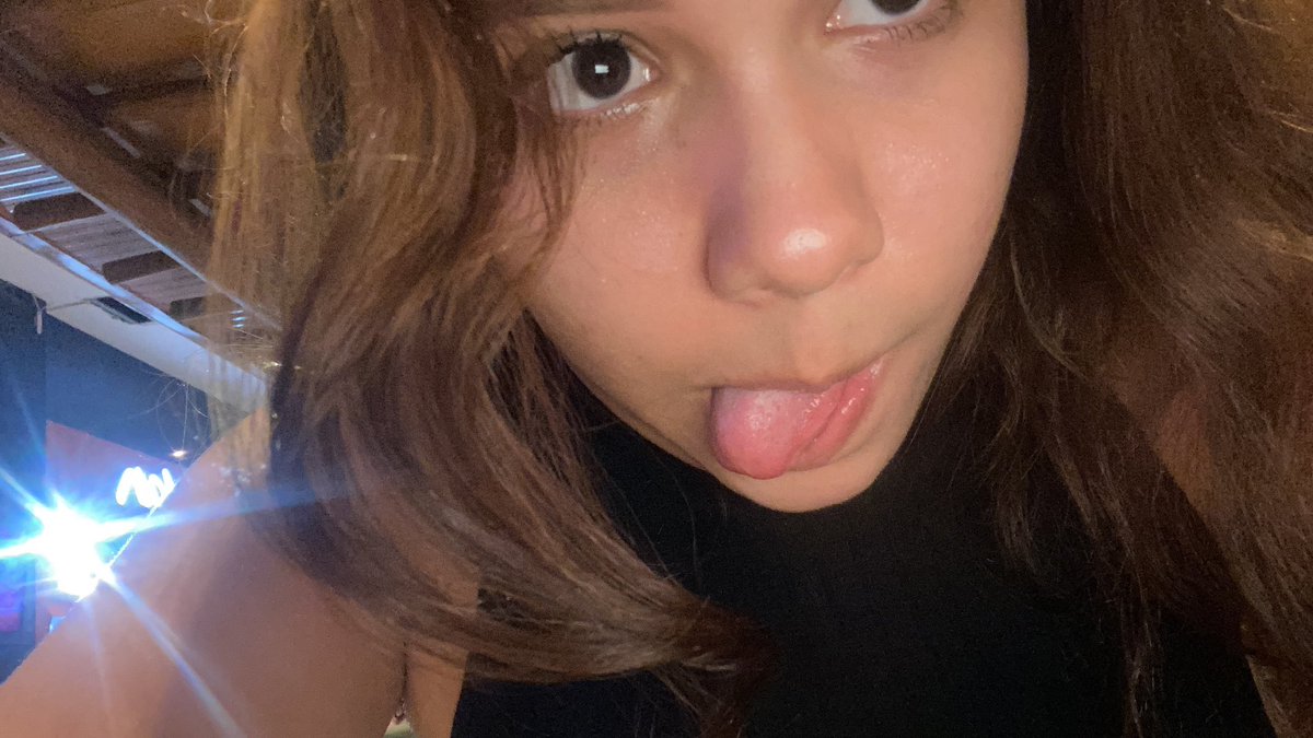 miyazonosun's tweet photo. Hahaha thats me without makeup trying to scare ma bf https://t.co/ekAH5rwls8