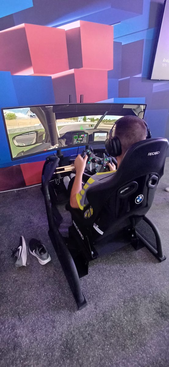 FastRepairMotorsport tweet media