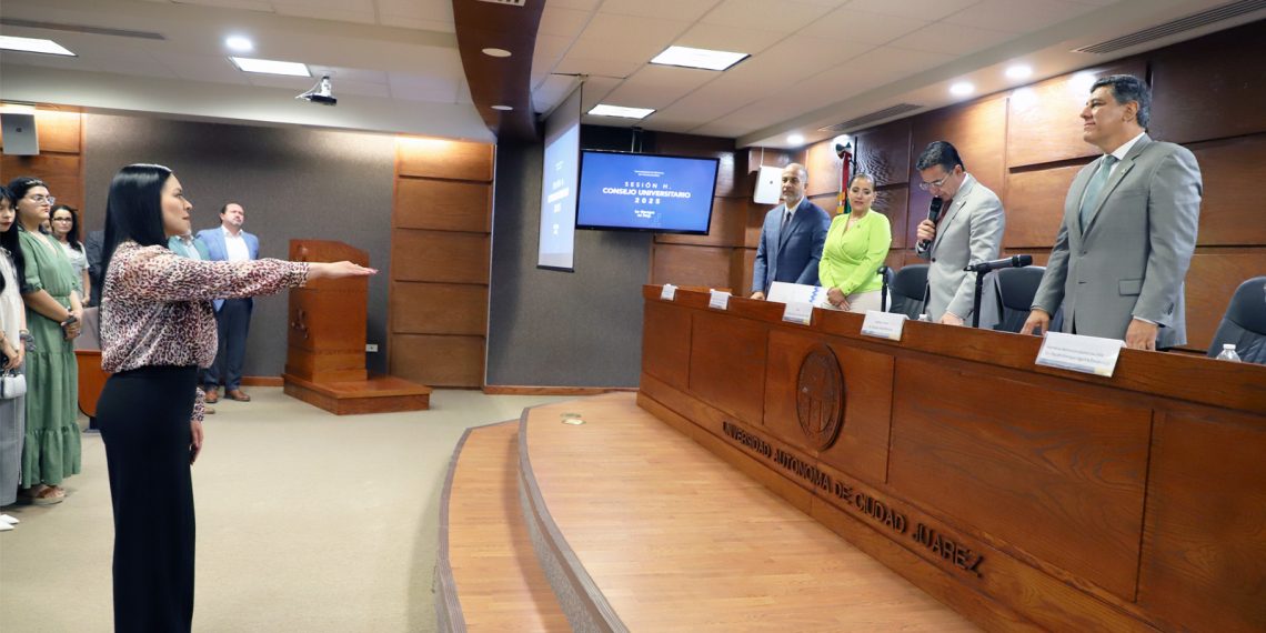 Aprueban creación de la dirección general de Finanzas
La maestra Karla Margarita Salinas González Vidal será su titular.
Más información: comunica.uacj.mx/11-06-2025/709…
#UACJ #InspiraelFuturo