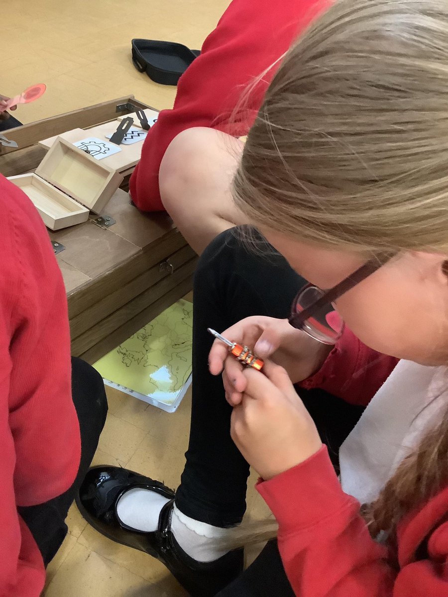 Beech Class worked well as a team, showed their #problemsolving skills and were able to come together as a whole class to crack the case. They found out the International Thief was planning a heist at Roebuck and we captured the crook! 🔐🔑🌎🗺️🕵🏻‍♀️ #escaperoom #puzzles #geography