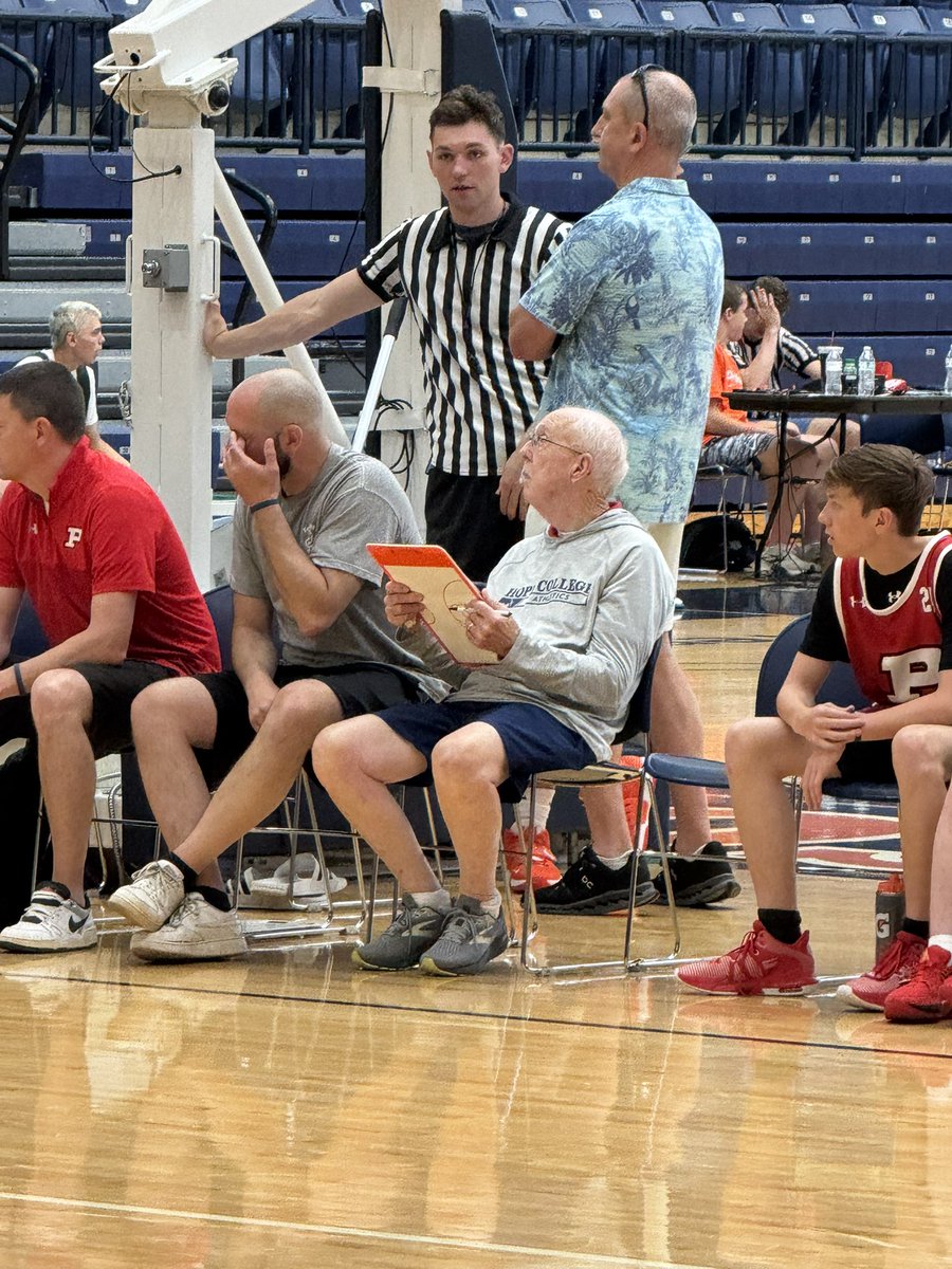 Good to see Coach Dean Morehouse on the sidelines coaching the Packers from Fremont today.  59 years in coaching! The legend lives on. <a href="/HopeCollegeWBB/">Hope College WBB</a>