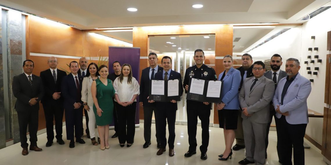 Acuerdan trabajar en conjunto por la ciudadanía. Secretaría de Seguridad Pública del Estado de Chihuahua y la UACJ firman convenio de colaboración.
Más información: comunica.uacj.mx/13-06-2025/712…
#UACJ #InspiraelFuturo