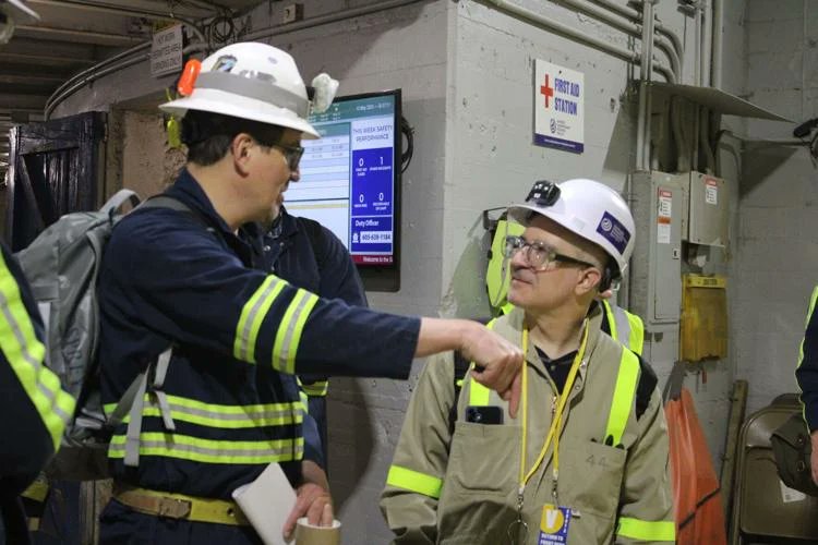 Last month I took a mile-deep elevator ride beneath South Dakota to visit the cutting-edge neutrino and dark-matter detectors there. 
Reporter Wendy Pitlick interviewed me about what I saw, and what it tells us about the invisible universe around us. 
bhpioneer.com/local_news/acc…