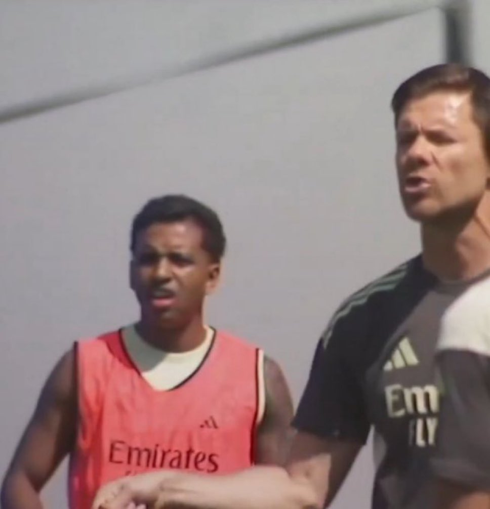 Yihi (@yihirm) on Twitter photo Se los va a cargar el bueno de Xabi. Se los va a cargar el bueno de Xabi.