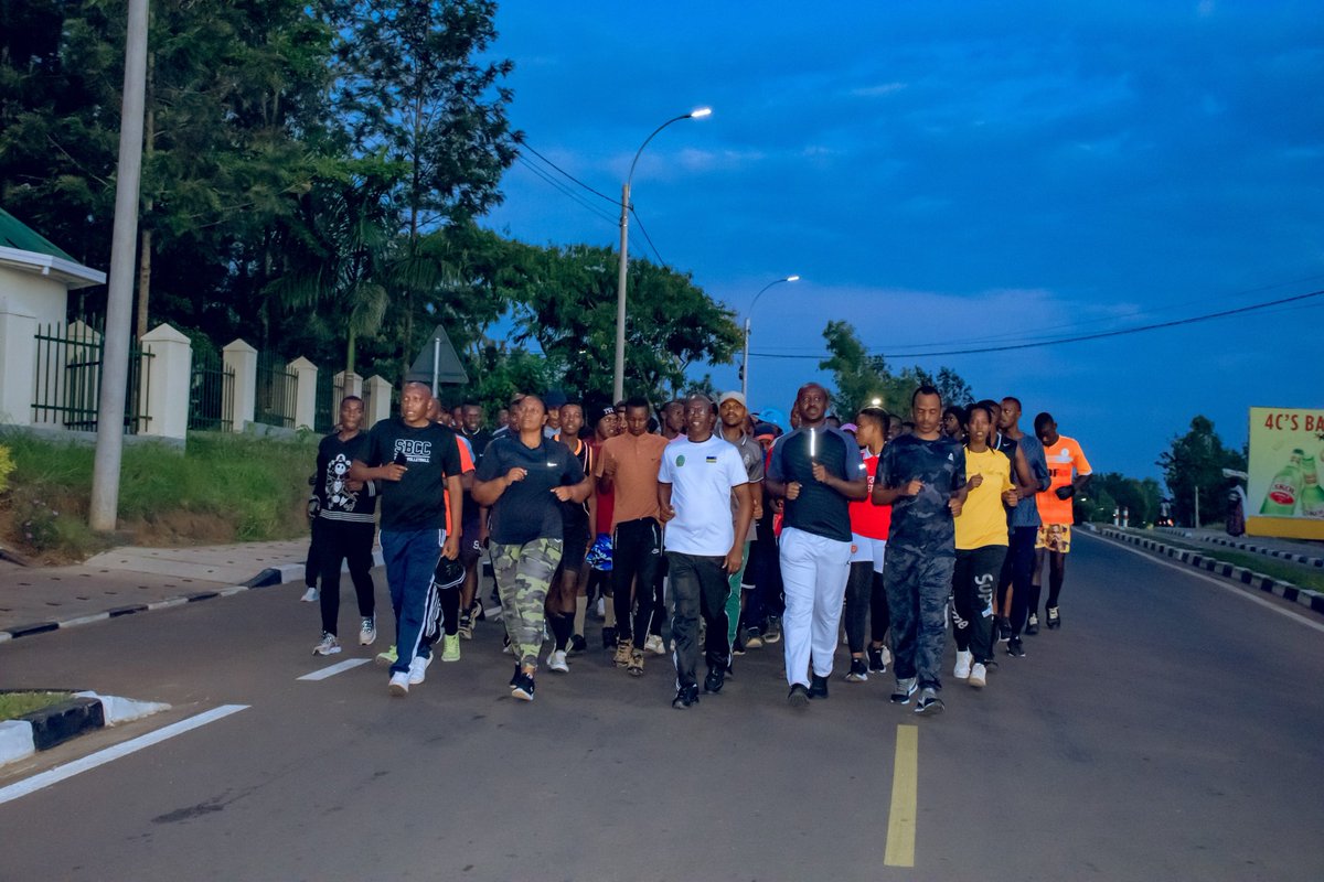 Kuri uyu mugoroba, Abayobozi mu nzego zitandukanye mu Karere bifatanyije n'abatuye mu mujyi wa Nyagatare muri siporo ya nijoro yasorejwe kuri sitade ya Nyagatare, ahakorewe imyitozo ngororamubiri.