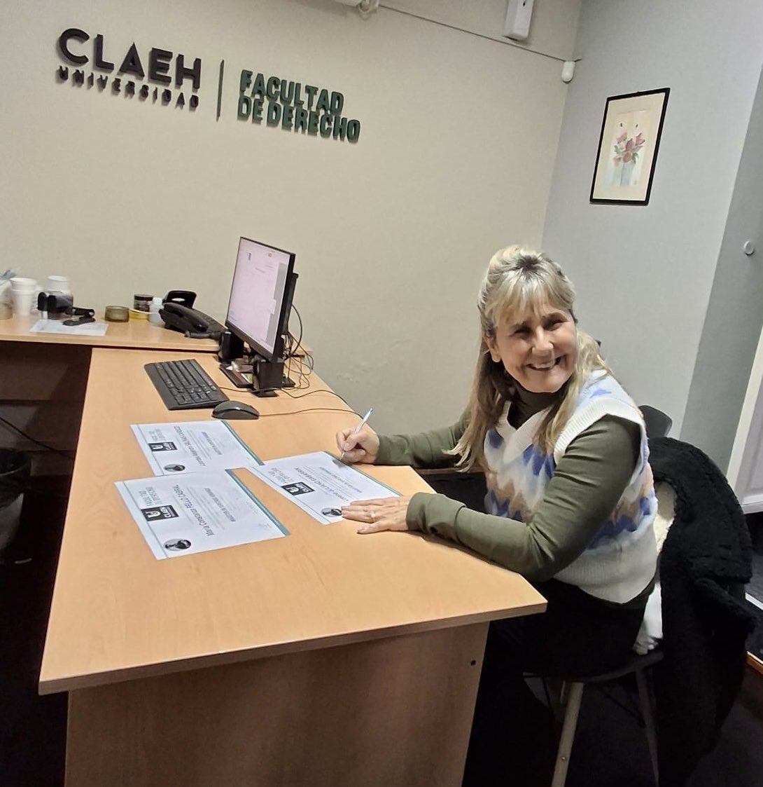Mariana Blengio Valdes (@mariana_blengio) on Twitter photo 👉Acabo de firmar los primeros títulos de MAGISTER en DDHH de <a href="/derechouclaeh/">Facultad de Derecho - Universidad CLAEH</a> y Uruguay ! Felicitaciones Lorena Juliano, Lourdes Salinas y Constanza Fello. Sigamos construyendo DDHH 👉Acabo de firmar los primeros títulos de MAGISTER en DDHH de <a href="/derechouclaeh/">Facultad de Derecho - Universidad CLAEH</a> y Uruguay ! Felicitaciones Lorena Juliano, Lourdes Salinas y Constanza Fello. Sigamos construyendo DDHH