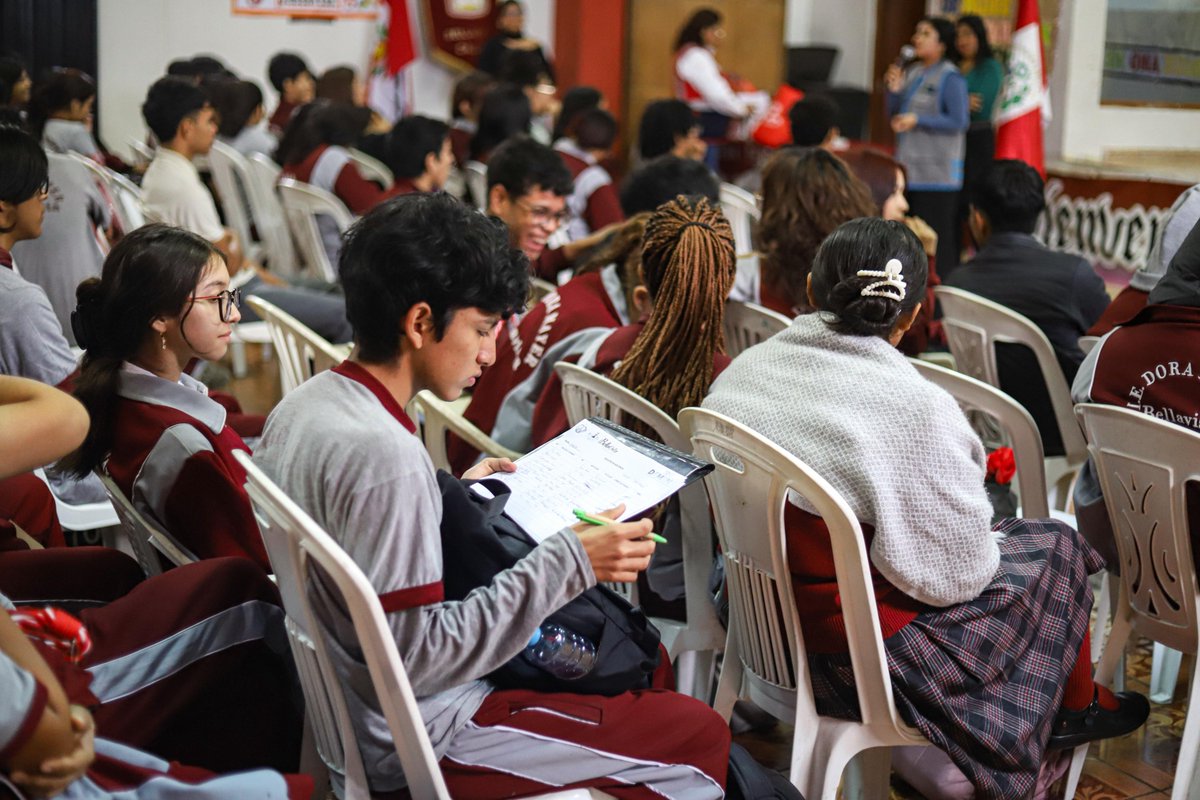Gracias al apoyo de SUNAFIL, se llevó a cabo una charla informativa en la I.E. Dora Mayer, enfocada en sensibilizar sobre el trabajo infantil y la protección de los derechos de niñas, niños y adolescentes.
👉 Bellavista está en #ModoNiñez 🤝