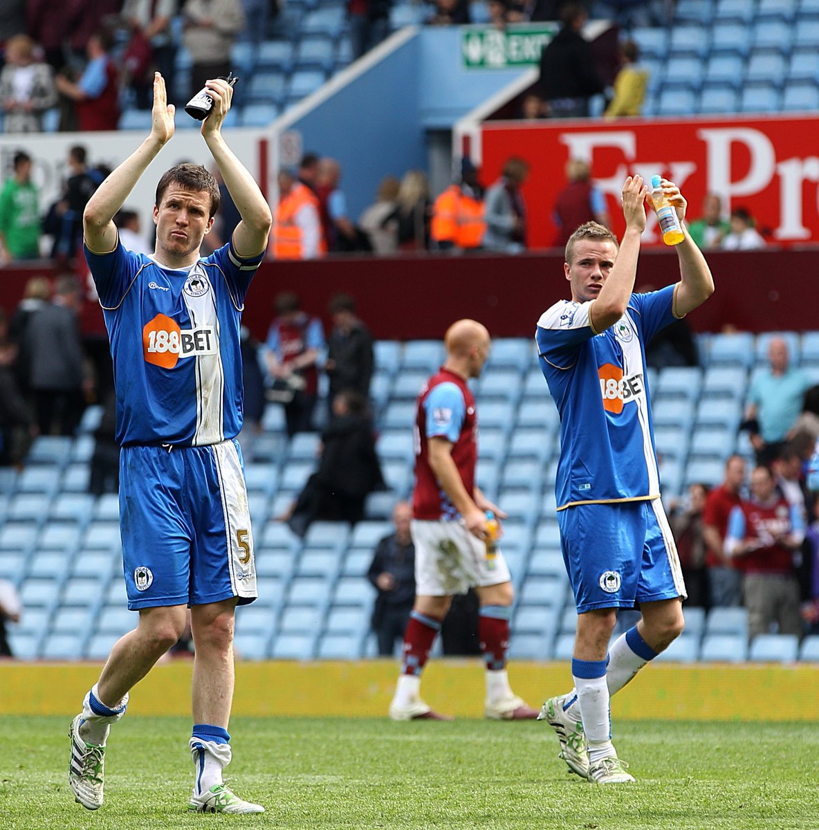 Gary Caldwell and Tom Cleverley played together at Wigan in 2010/11. Both are now at the helm of Devon's rival clubs: Exeter City and Plymouth Argyle. #PAFC #ECFC #WAFC