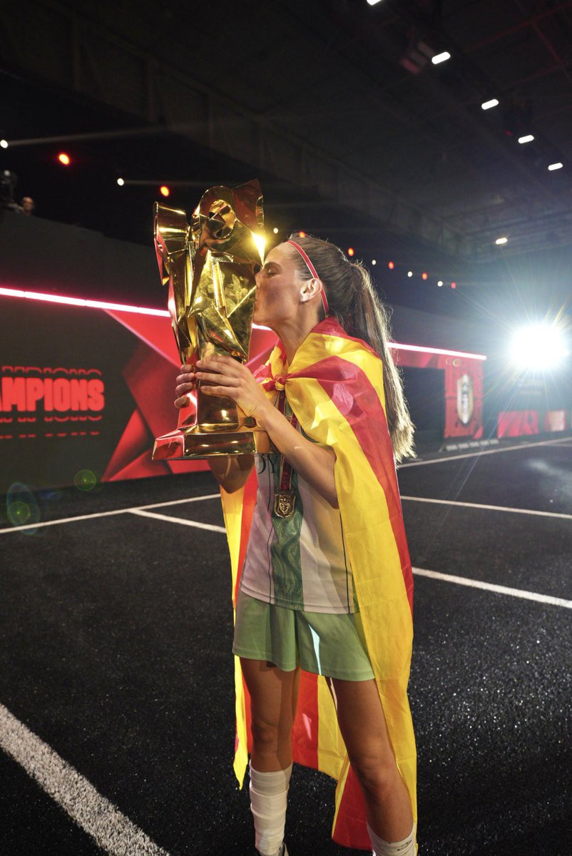 bleencs's tweet image. Ja estàs aquí 🥹🥹😭😭🏆