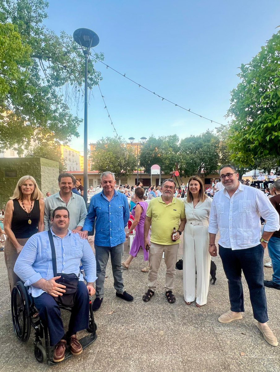 José Luis Sanz (@jlsanzalcalde) on Twitter photo San Leandro vive estos días las Fiestas de La Huerta del Carmen.
Gracias a los maravillosos vecinos de este gran barrio del <a href="/DtoMacarena/">Distrito Macarena (Sevilla)</a> y a la <a href="/Carmen_SLeandro/">Hdad. del Carmen de San Leandro</a> por vuestra acogida esta tarde.
Enhorabuena por el cariño con el que hacéis las cosas 🤎🤍. Aquí me tendréis siempre. San Leandro vive estos días las Fiestas de La Huerta del Carmen.
Gracias a los maravillosos vecinos de este gran barrio del <a href="/DtoMacarena/">Distrito Macarena (Sevilla)</a> y a la <a href="/Carmen_SLeandro/">Hdad. del Carmen de San Leandro</a> por vuestra acogida esta tarde.
Enhorabuena por el cariño con el que hacéis las cosas 🤎🤍. Aquí me tendréis siempre.