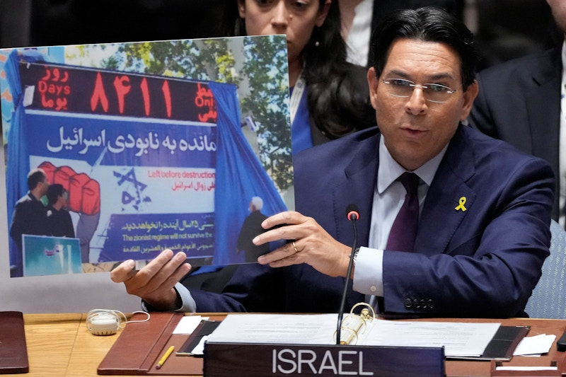MarioNawfal's tweet image. 🚨🇮🇱🇮🇷 ISRAEL: "IRAN NEARLY HAD MATERIAL FOR MULTIPLE NUKES"

Israel’s UN ambassador warns Iran was days away from making enough fissile material for several nukes.

He called Israel’s strikes a “national preservation” move taken solo after diplomacy failed.

Israel claims Iran…